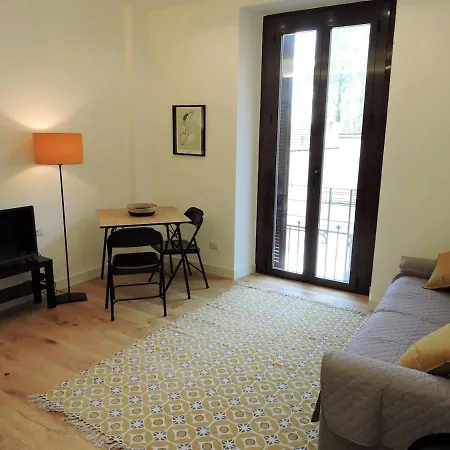 Charming Apartment *